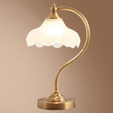 LustrePetal Vintage Tischlampe | Messing & Glasblüten-Design | Elegante 1-Licht Lampe | Dekoratives Licht