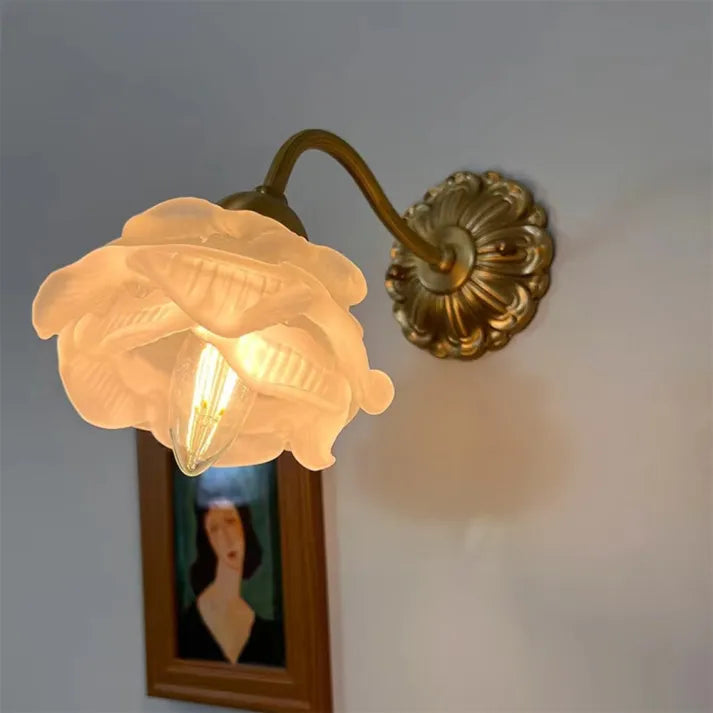 Floribella Vintage Kupfer Blume Petal Glas Wandleuchte | Elegantes Design | Stilvolle Beleuchtung für Zuhause
