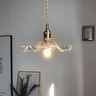 BloomGlow Hibiskus Design Tischlampe | Stilvolle Blumenlampe | Deko-Licht für Zuhause