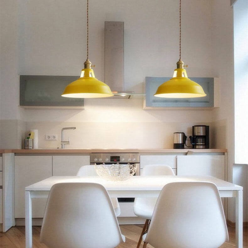 UrbanGlow Industrielle Pendelleuchte | Farbige Barn Shade Hängeleuchte | 1-flammig für Küche & Esszimmer