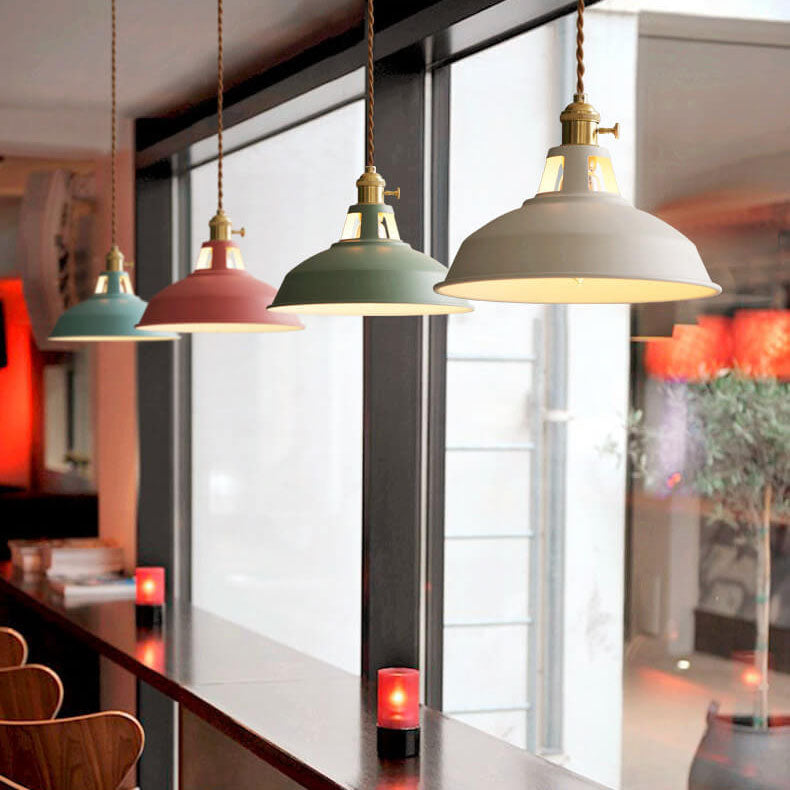 UrbanGlow Industrielle Pendelleuchte | Farbige Barn Shade Hängeleuchte | 1-flammig für Küche & Esszimmer