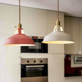 UrbanGlow Industrielle Pendelleuchte | Farbige Barn Shade Hängeleuchte | 1-flammig für Küche & Esszimmer