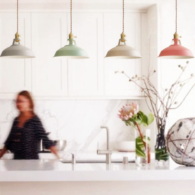 UrbanGlow Industrielle Pendelleuchte | Farbige Barn Shade Hängeleuchte | 1-flammig für Küche & Esszimmer