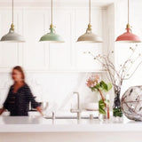 UrbanGlow Industrielle Pendelleuchte | Farbige Barn Shade Hängeleuchte | 1-flammig für Küche & Esszimmer