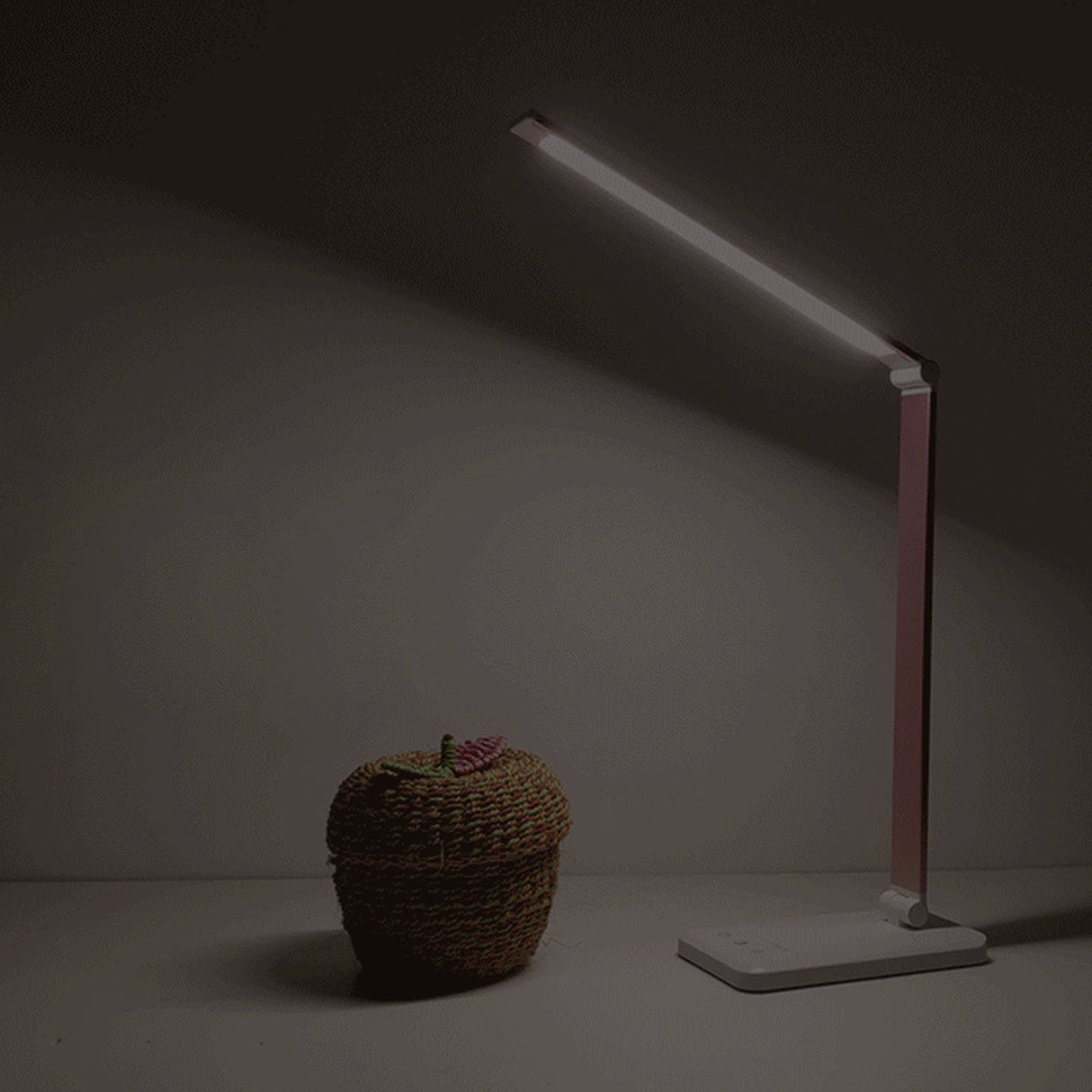 Lumosync FoldPro LED Tischlampe | Kabellos & Wiederaufladbar | Augenschutz | Dimmbar | USB-Ladestation