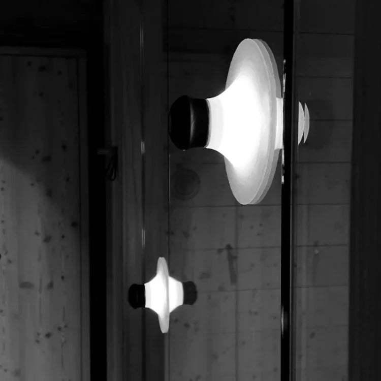 GlowGrip Wiederaufladbare Saugnapf-Leuchte | Kabellose LED-Lampe | Perfekt für Bad & Küche