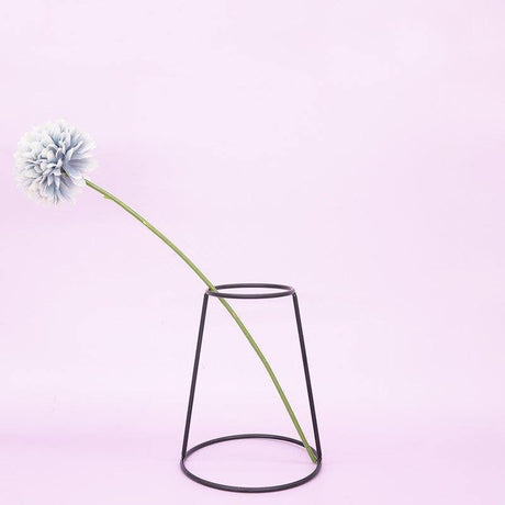 LineElegance Moderner Eisen-Vasenhalter | Minimalistisches Design | Perfekte Dekoration