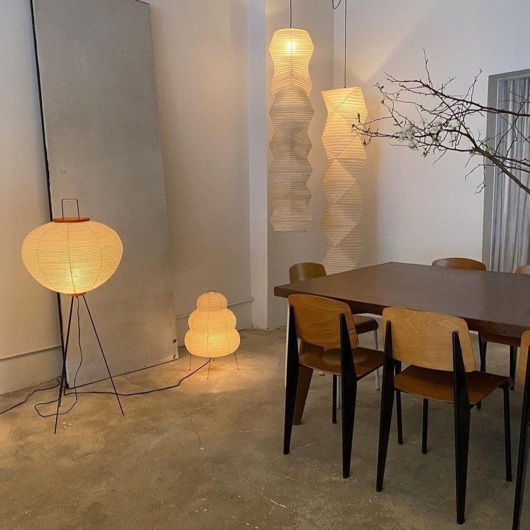SereniLum Reispapier Stehlampe | Minimalistisches Design | Warmweißes LED-Licht | Nachhaltige Deko für Zuhause