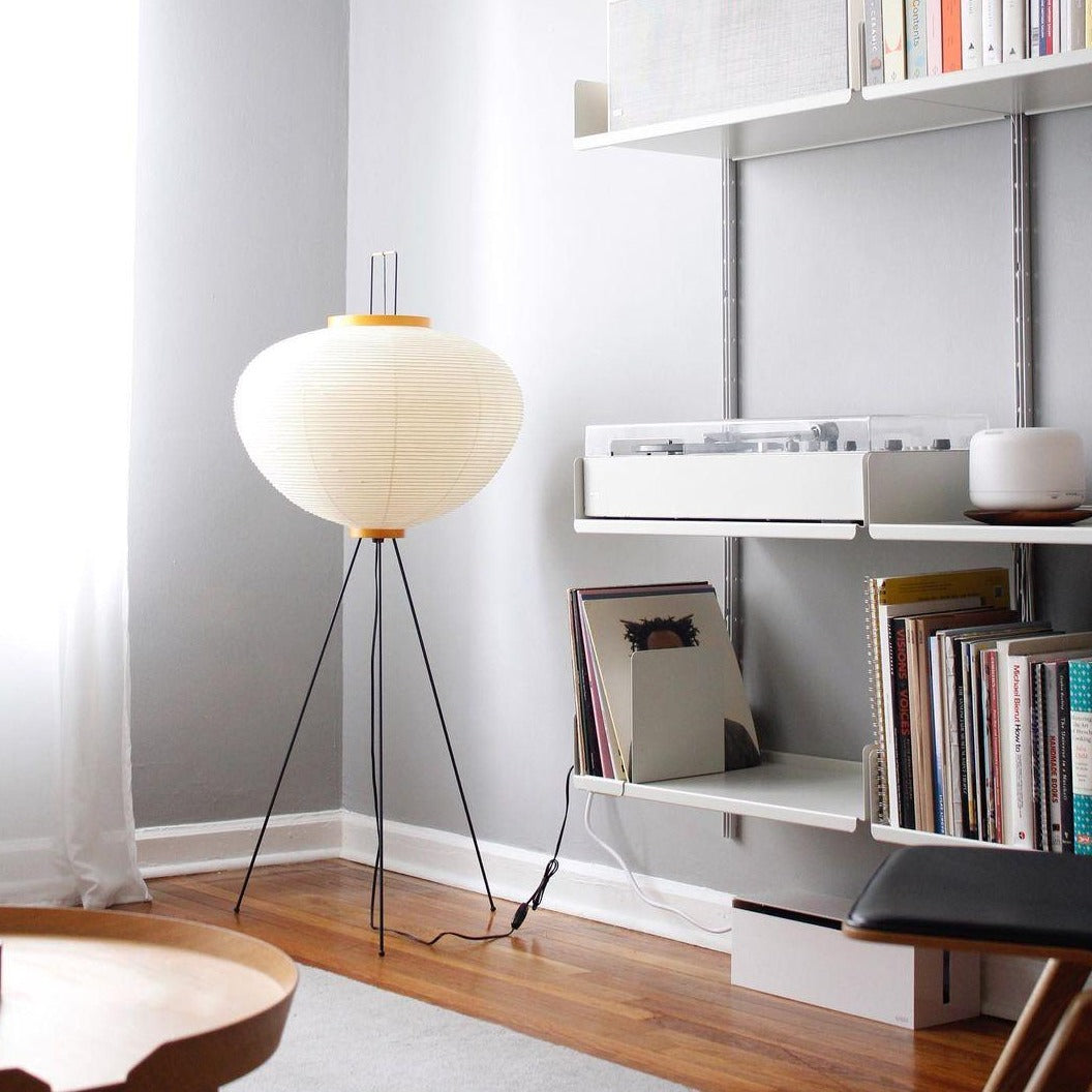 SereniLum Reispapier Stehlampe | Minimalistisches Design | Warmweißes LED-Licht | Nachhaltige Deko für Zuhause