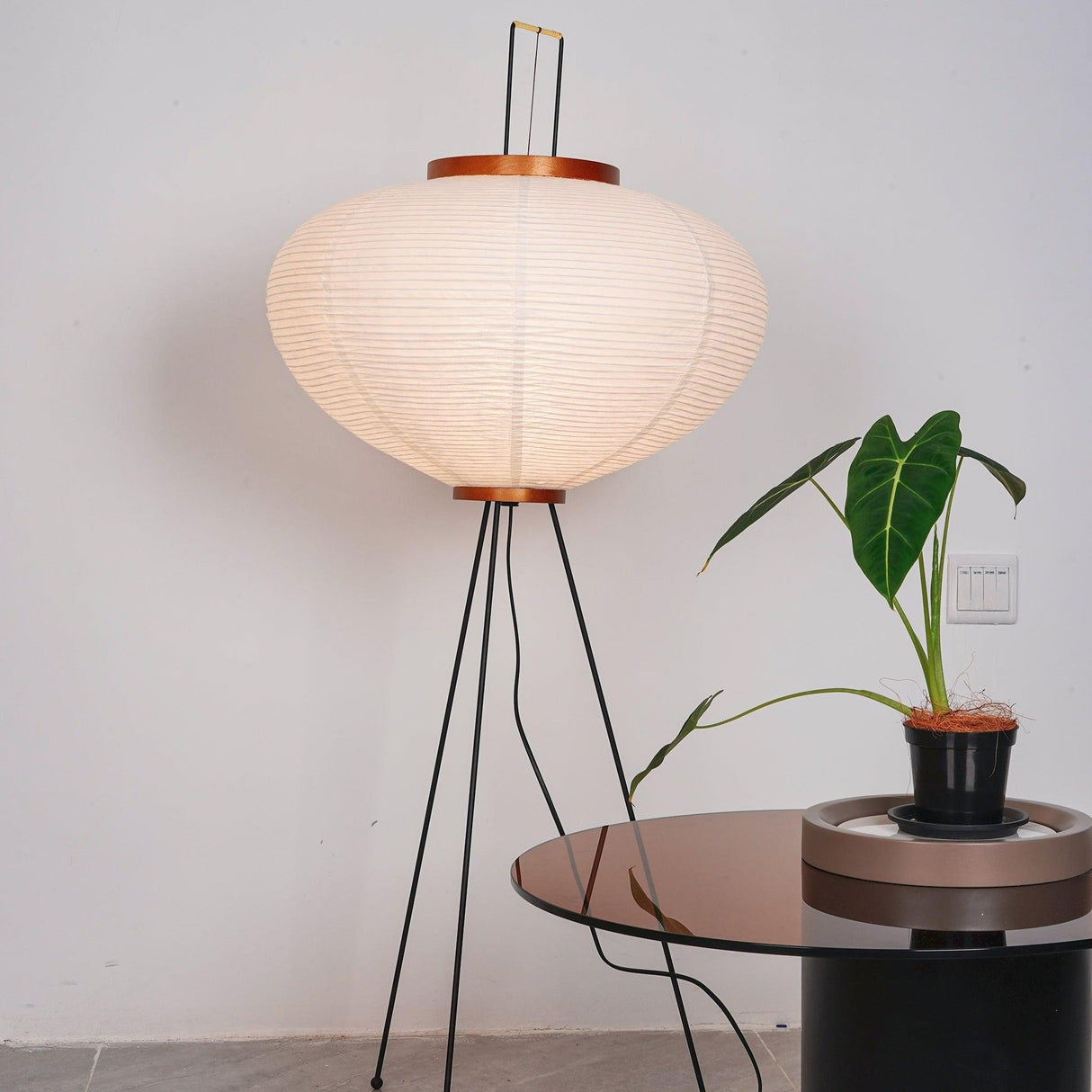 SereniLum Reispapier Stehlampe | Minimalistisches Design | Warmweißes LED-Licht | Nachhaltige Deko für Zuhause