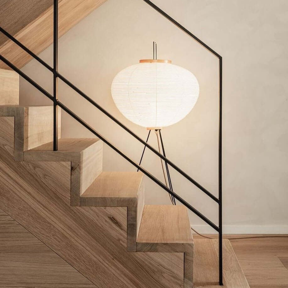 SereniLum Reispapier Stehlampe | Minimalistisches Design | Warmweißes LED-Licht | Nachhaltige Deko für Zuhause