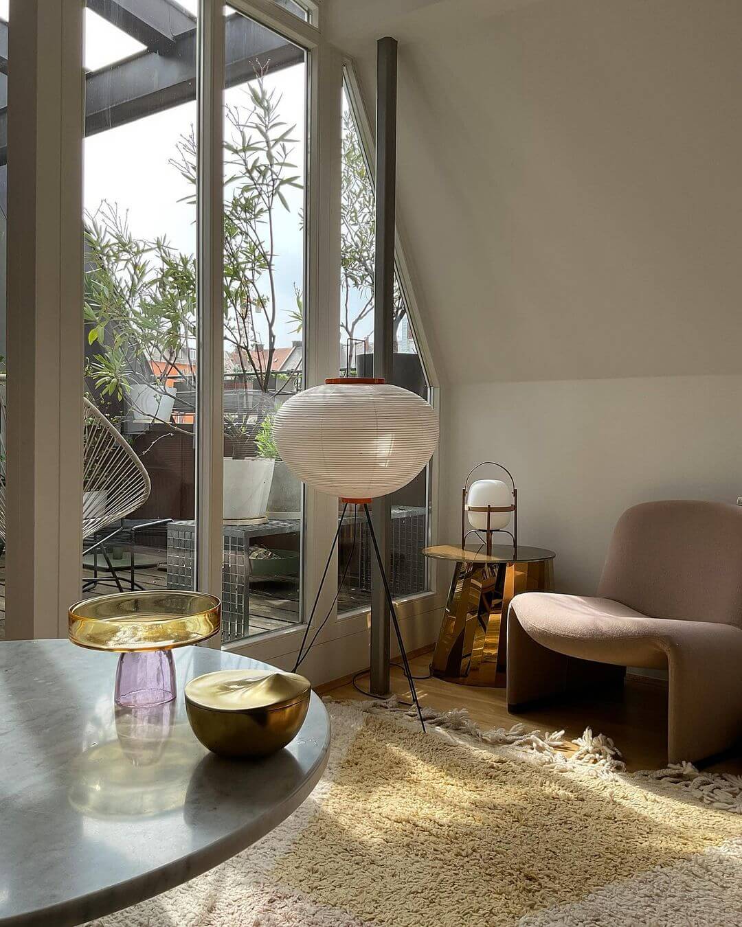 SereniLum Reispapier Stehlampe | Minimalistisches Design | Warmweißes LED-Licht | Nachhaltige Deko für Zuhause
