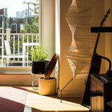 SereniLum Reispapier Stehlampe | Minimalistisches Design | Warmweißes LED-Licht | Nachhaltige Deko für Zuhause