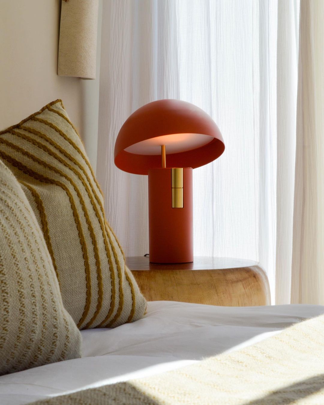 LumoAvo LED Tischlampe | Modernes Design | Kabellos | Stimmungslicht & Leselampe | Elegantes Wohndekor