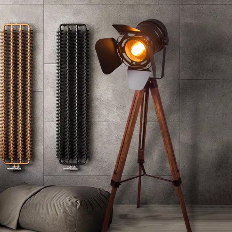CamLume Stehlampe | Kamerainspiriertes Design | Eisen & Holz | 1 Licht | Perfekt für Wohnzimmer