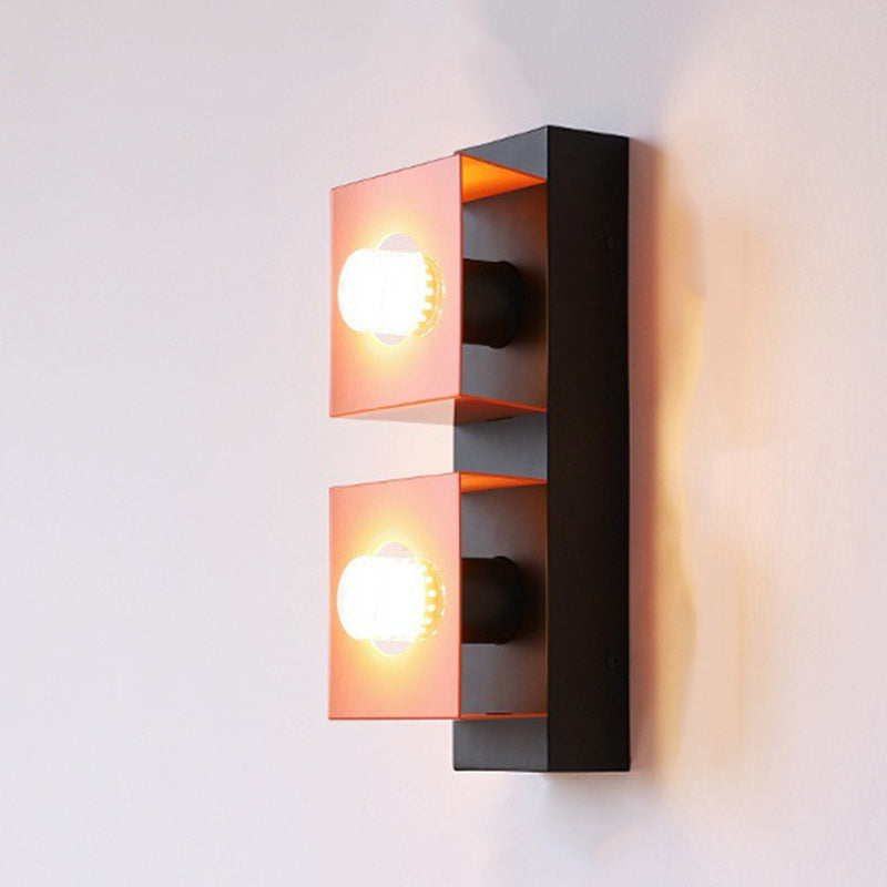 IronGleam Wandleuchte | Rechteckiger Eisenschirm | 2 Lichter | Retro-Stil für Wohnzimmer