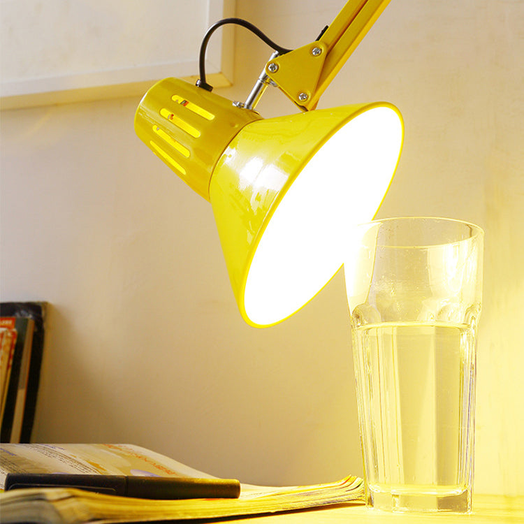 NovaFlare Skandinavische Stehleuchte | Höhenverstellbar & Schwenkbar | Modernes Design | Beleuchtung fürs Schlafzimmer