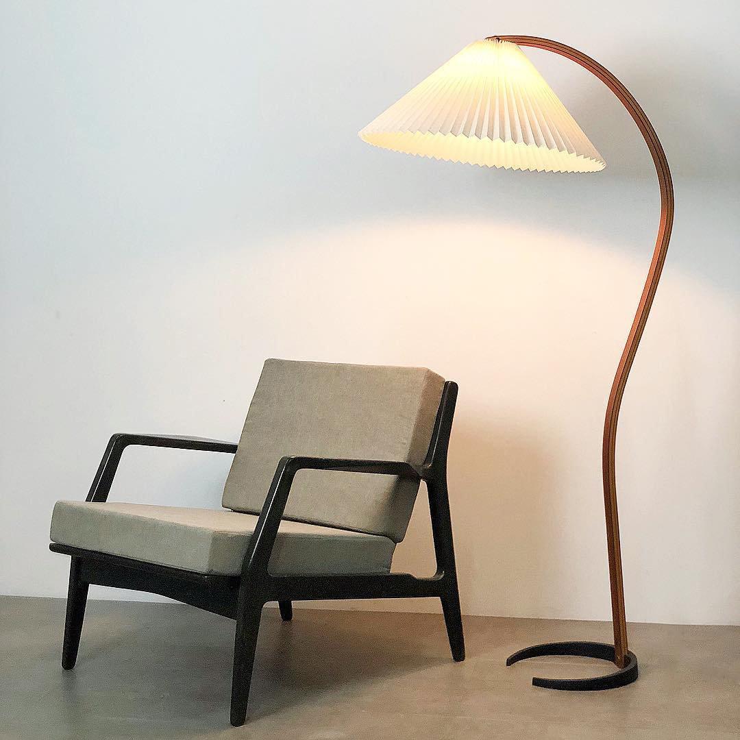LunaArch Stehleuchte im Caprani Design | LED Beleuchtung | Modernes Holz-Look | Elegante Wohnraum-Deko
