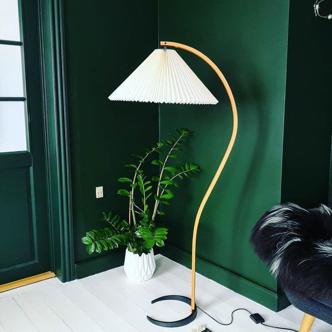 LunaArch Stehleuchte im Caprani Design | LED Beleuchtung | Modernes Holz-Look | Elegante Wohnraum-Deko