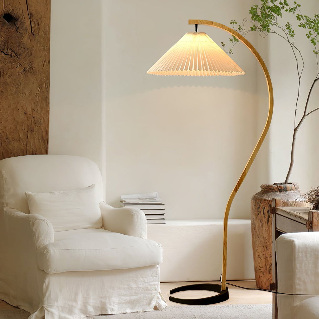 LunaArch Stehleuchte im Caprani Design | LED Beleuchtung | Modernes Holz-Look | Elegante Wohnraum-Deko