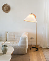 LunaArch Stehleuchte im Caprani Design | LED Beleuchtung | Modernes Holz-Look | Elegante Wohnraum-Deko