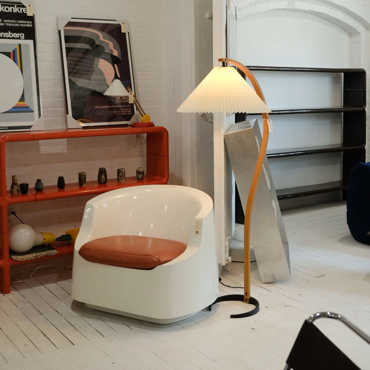 LunaArch Stehleuchte im Caprani Design | LED Beleuchtung | Modernes Holz-Look | Elegante Wohnraum-Deko