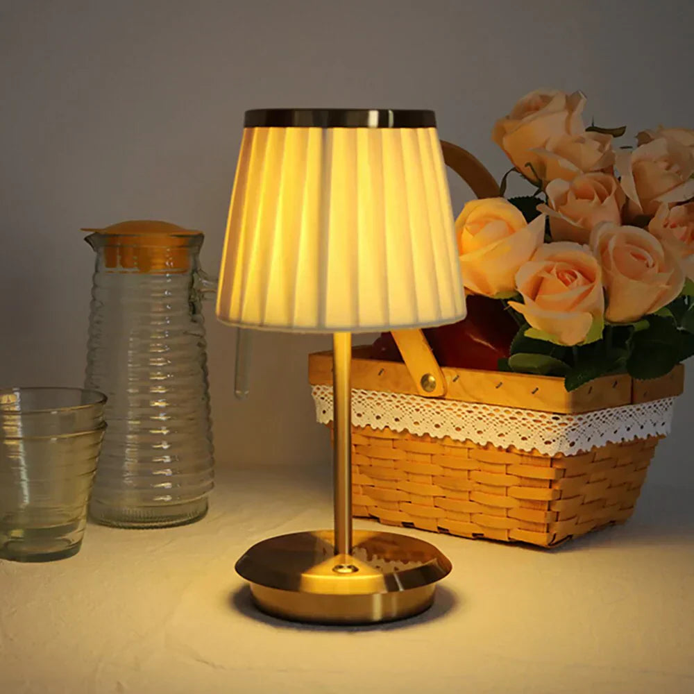 RegalGlow Klassische Eleganz Tischlampe | Stilvolles Design | Perfekte Beleuchtung für Zuhause