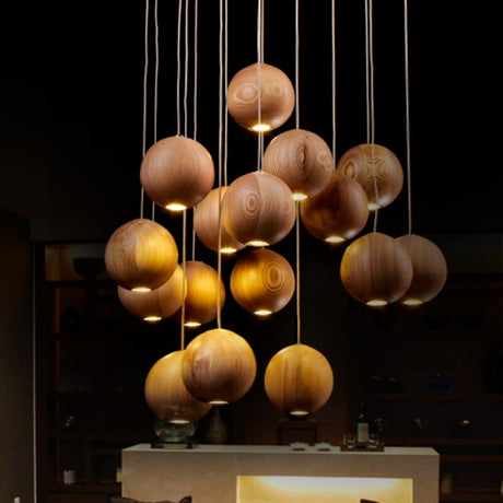 LumiOrba Moderne Hölzerne Kugel Pendelleuchte | Nordic Design | Vielseitige Beleuchtung