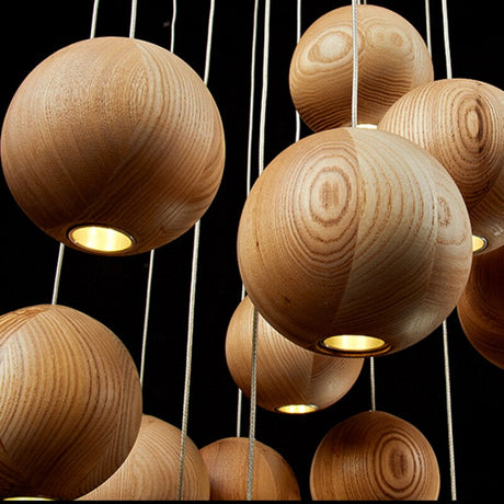 LumiOrba Moderne Hölzerne Kugel Pendelleuchte | Nordic Design | Vielseitige Beleuchtung