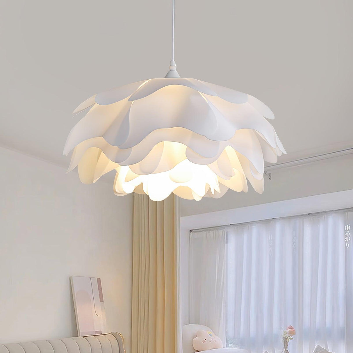 FloraLume Pendelleuchte in Blumenform | Weiße Hängelampe | Elegantes Design | LED-kompatibel
