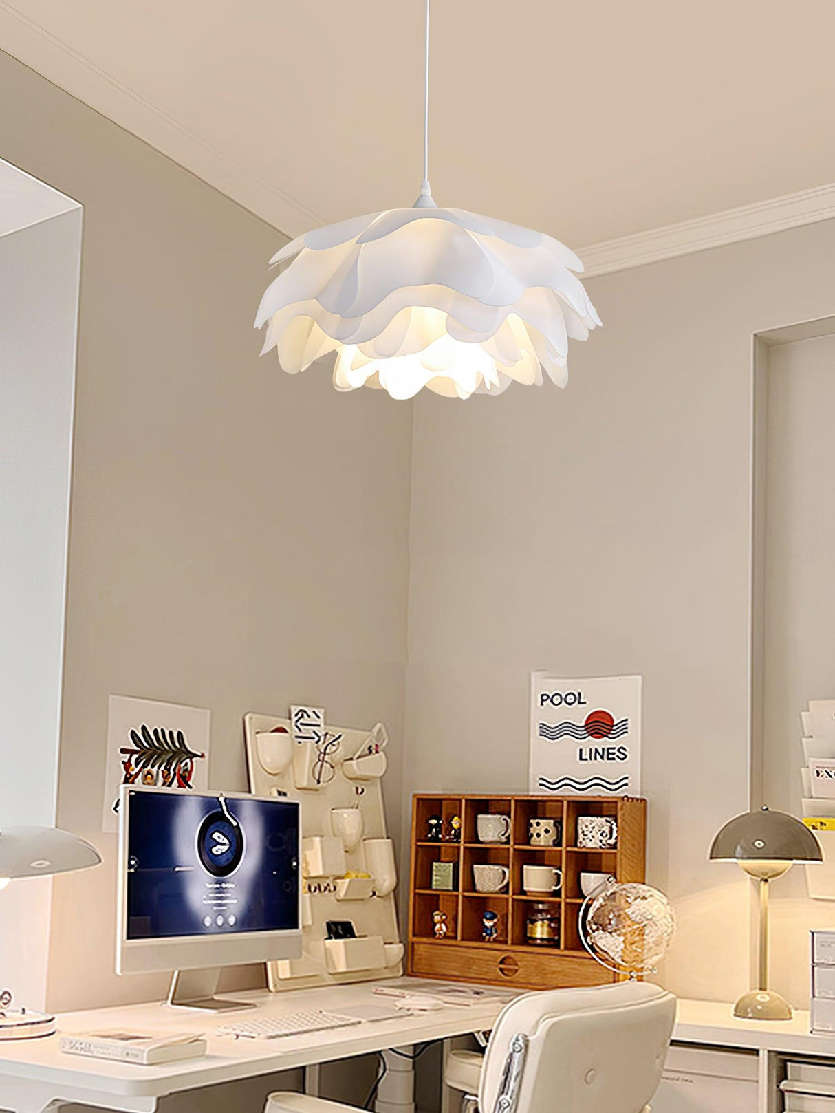 FloraLume Pendelleuchte in Blumenform | Weiße Hängelampe | Elegantes Design | LED-kompatibel