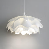 FloraLume Pendelleuchte in Blumenform | Weiße Hängelampe | Elegantes Design | LED-kompatibel