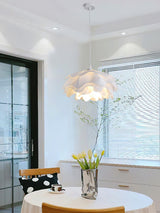 FloraLume Pendelleuchte in Blumenform | Weiße Hängelampe | Elegantes Design | LED-kompatibel