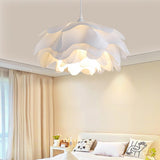 FloraLume Pendelleuchte in Blumenform | Weiße Hängelampe | Elegantes Design | LED-kompatibel