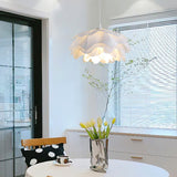 FloraLume Pendelleuchte in Blumenform | Weiße Hängelampe | Elegantes Design | LED-kompatibel