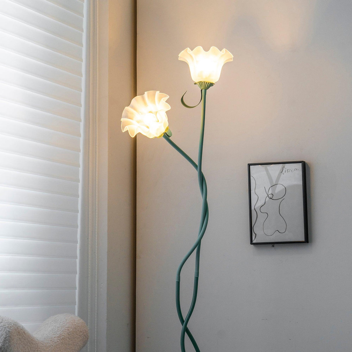 FloraGlow Calla Blumen Stehleuchte | Elegantes Design | LED Beleuchtung | Dekorative Innenleuchte
