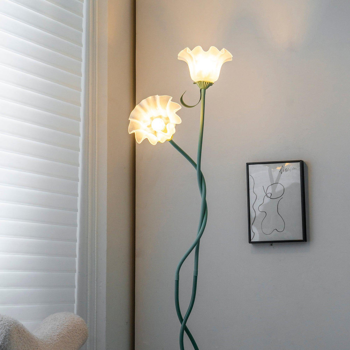 FloraGlow Calla Blumen Stehleuchte | Elegantes Design | LED Beleuchtung | Dekorative Innenleuchte