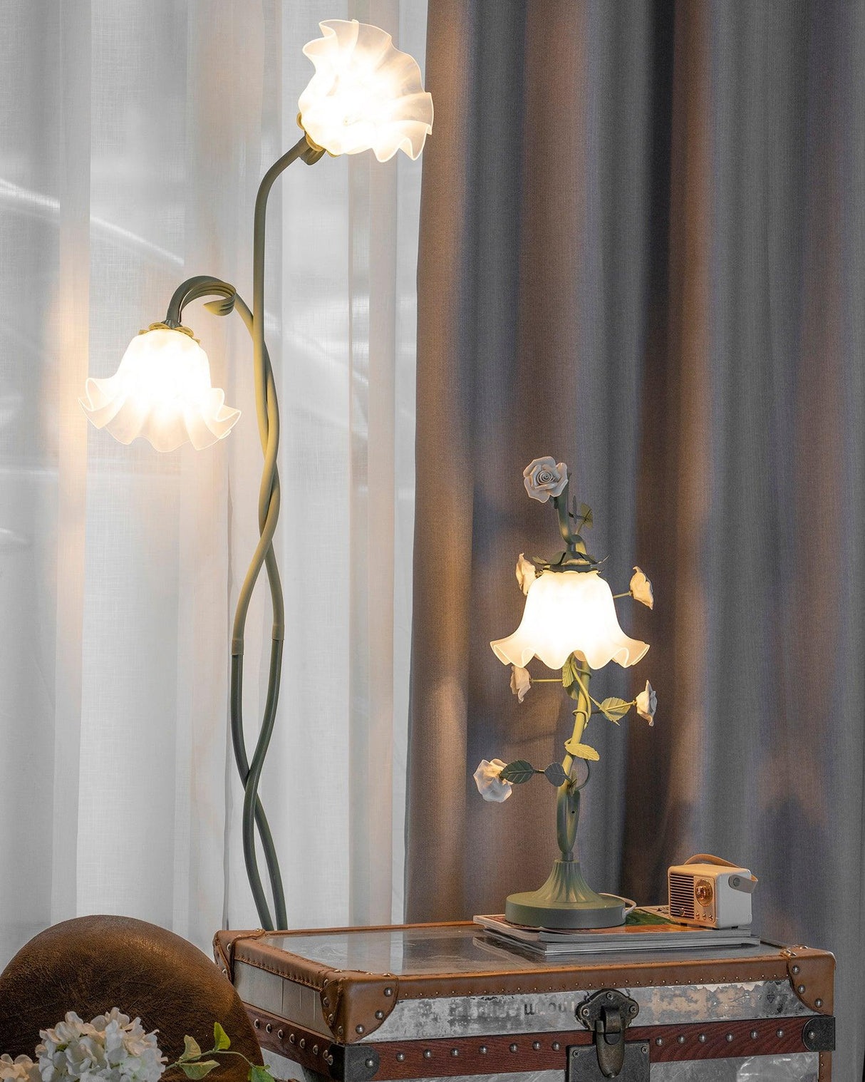 FloraGlow Calla Blumen Stehleuchte | Elegantes Design | LED Beleuchtung | Dekorative Innenleuchte