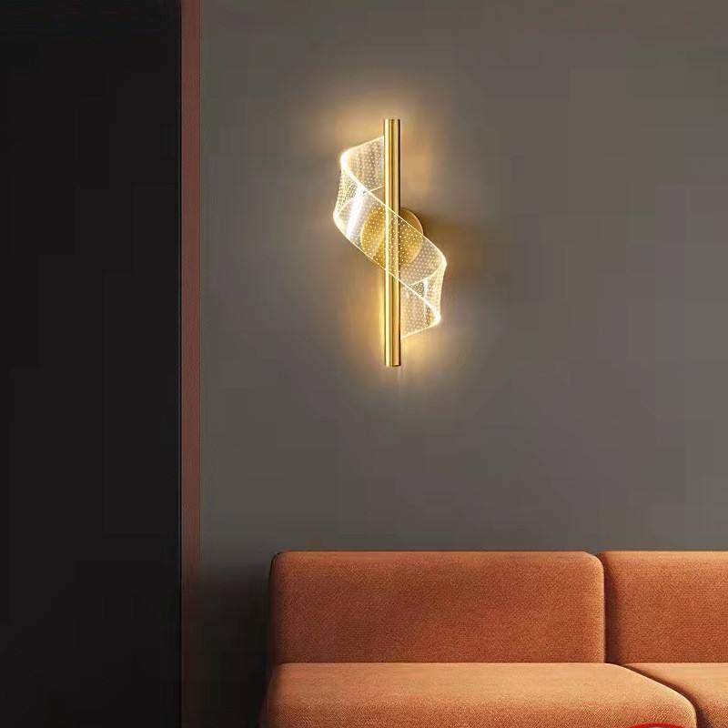 LumiPillar Luxuriöse Wandleuchte mit Glaskandelaber | Elegante Beleuchtung | Premium-Design