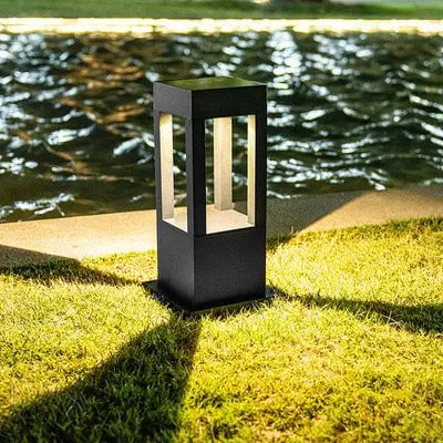 SolaraNova Solarbetriebene Säulenlampe | Nachhaltige Gartenbeleuchtung | LED Außenleuchte | Wetterfest | Solarbetriebene Lichtquelle für Terrasse & Garten