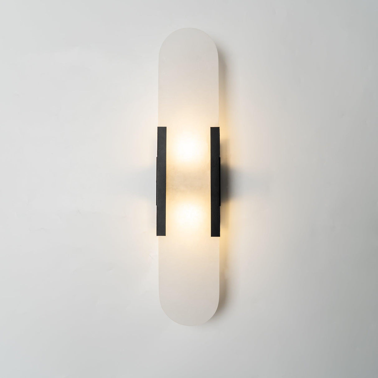 LumaSerene Langgestreckte Alabaster Wandleuchte | Modernes Design | Elegante Beleuchtung | Energieeffizient