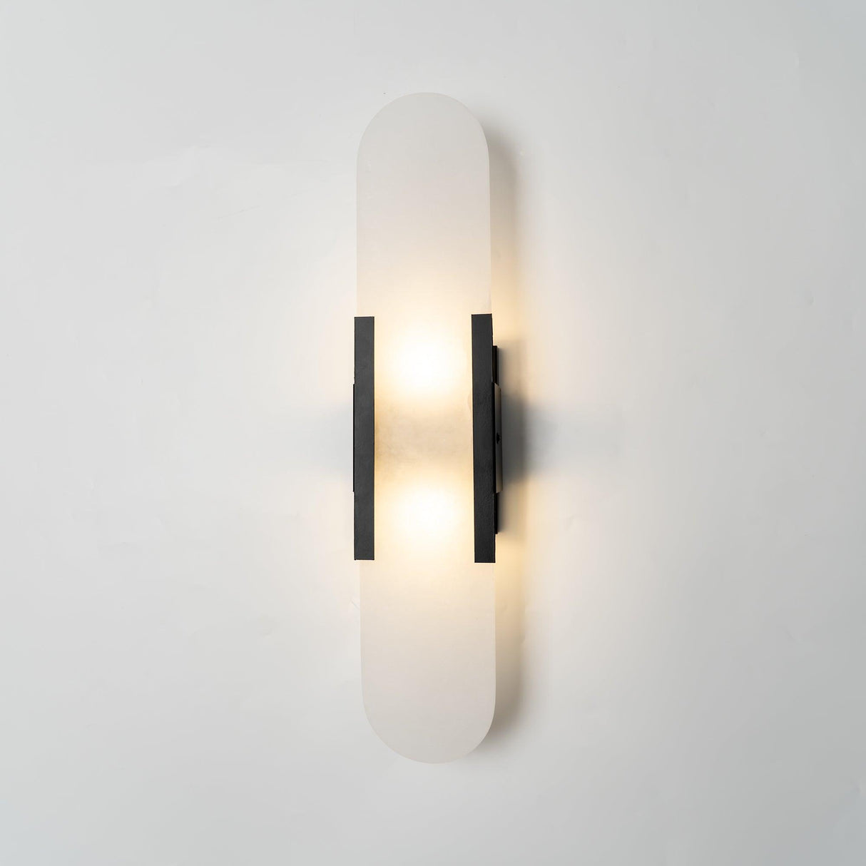 LumaSerene Langgestreckte Alabaster Wandleuchte | Modernes Design | Elegante Beleuchtung | Energieeffizient