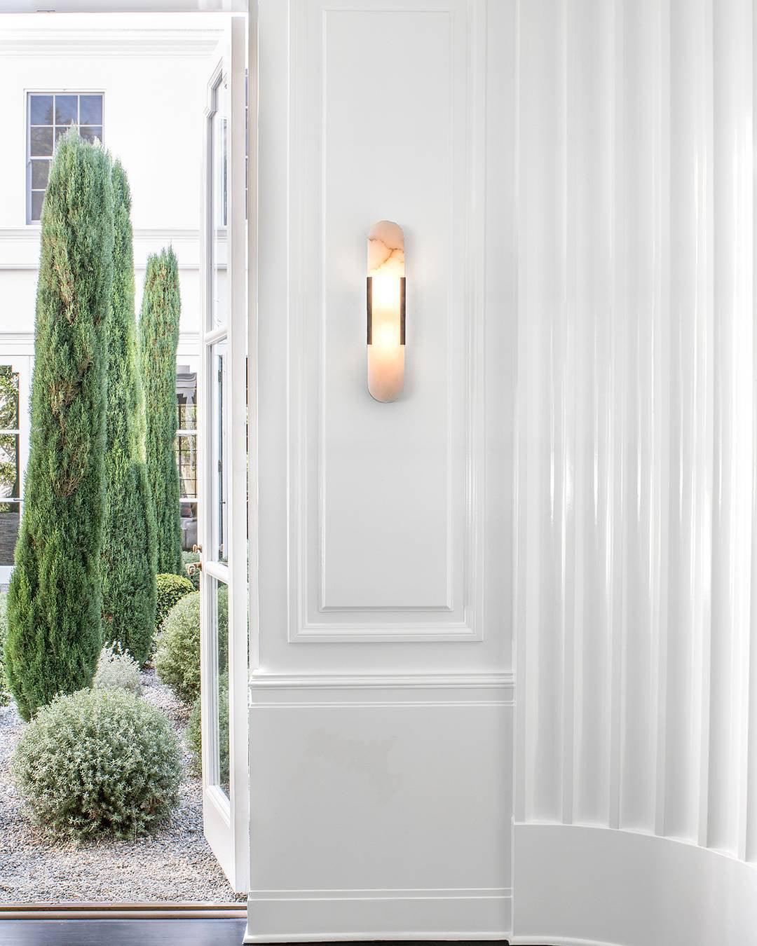 LumaSerene Langgestreckte Alabaster Wandleuchte | Modernes Design | Elegante Beleuchtung | Energieeffizient