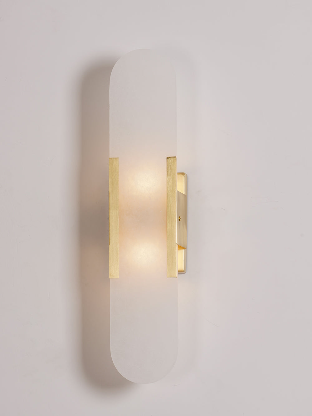 LumaSerene Langgestreckte Alabaster Wandleuchte | Modernes Design | Elegante Beleuchtung | Energieeffizient