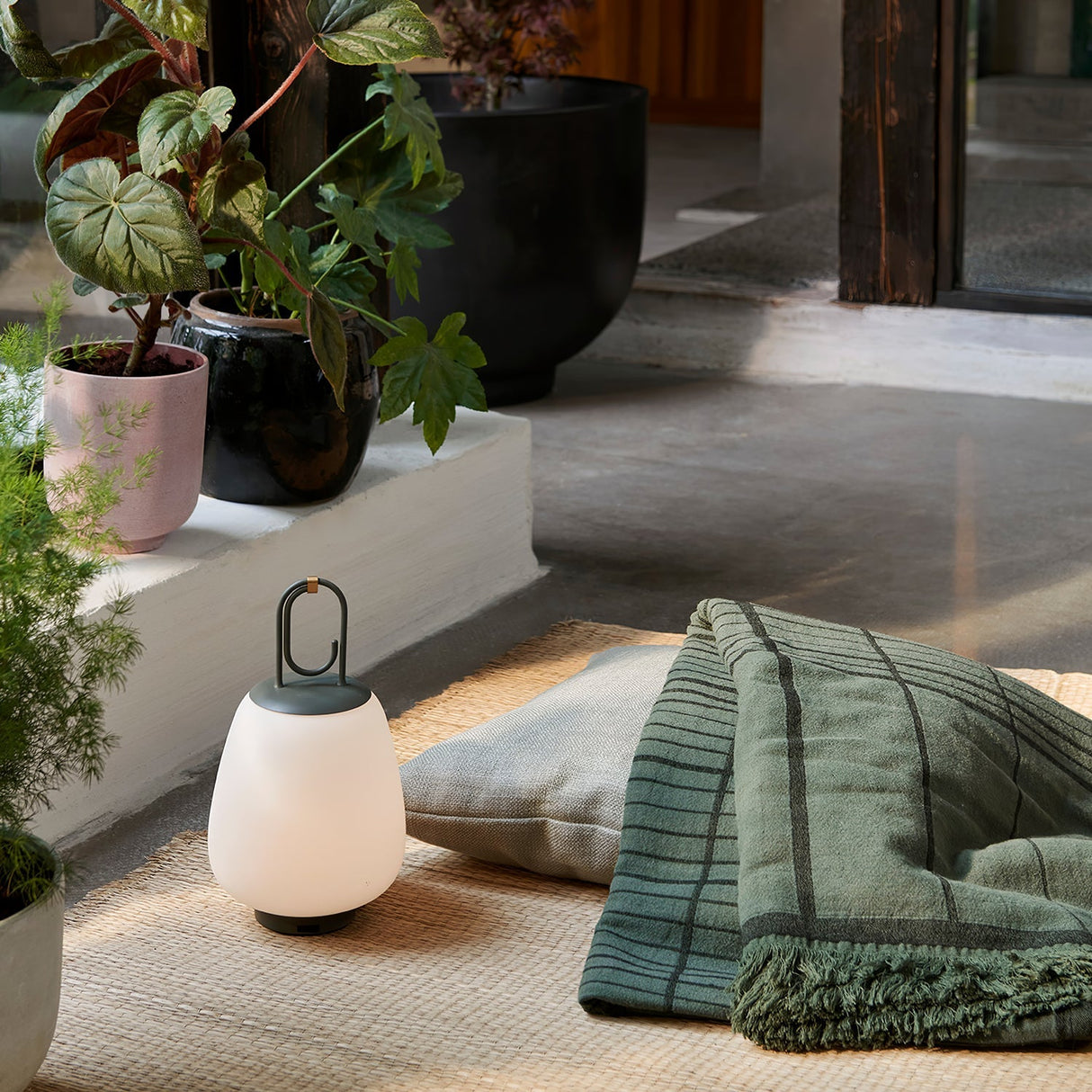 GlowMate Tragbare Laterne Tischlampe | Eingebaute Batterie | LED Licht | Warmes & Kühles Licht | Perfekte Stimmungsbeleuchtung