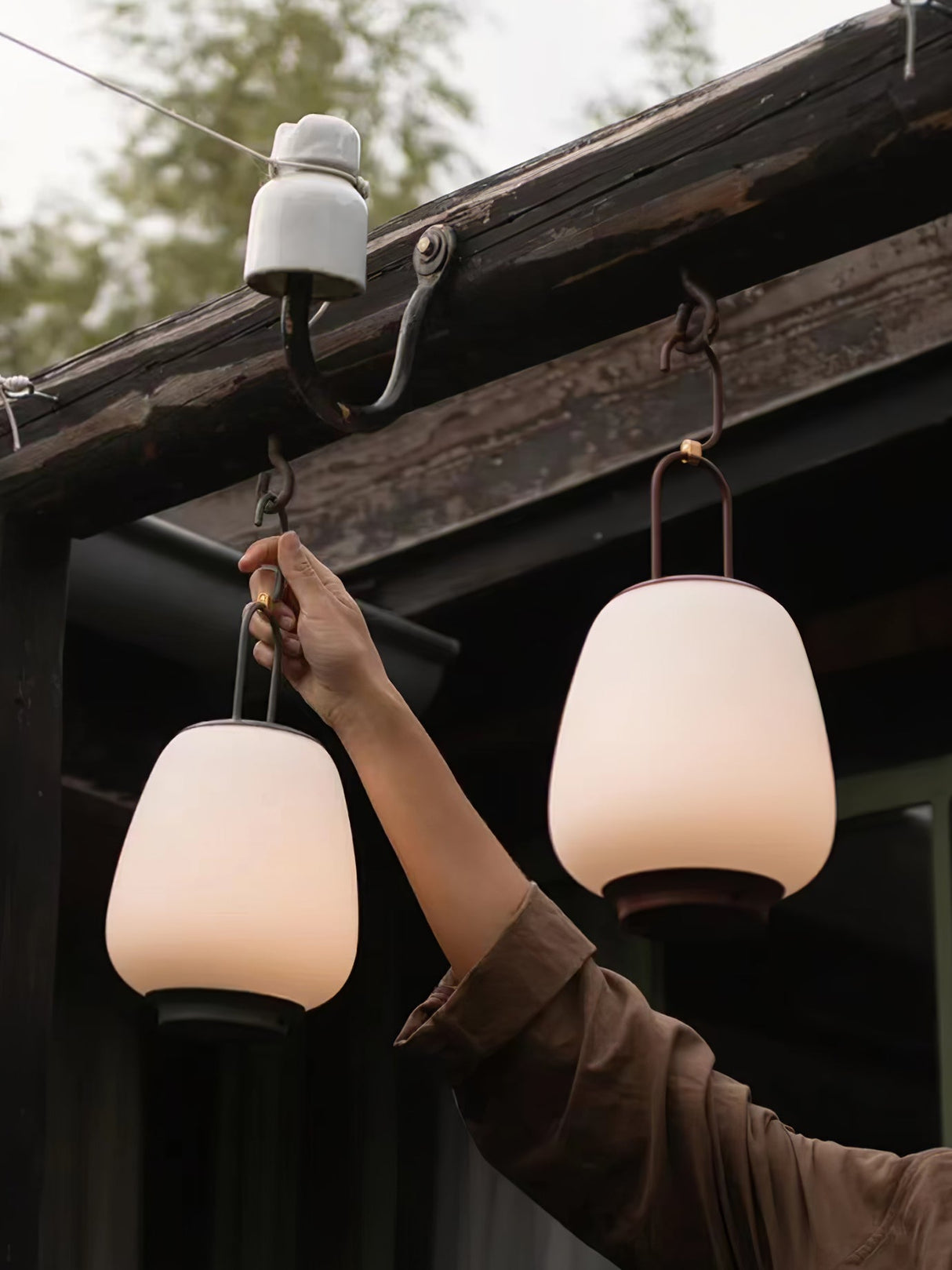 GlowMate Tragbare Laterne Tischlampe | Eingebaute Batterie | LED Licht | Warmes & Kühles Licht | Perfekte Stimmungsbeleuchtung