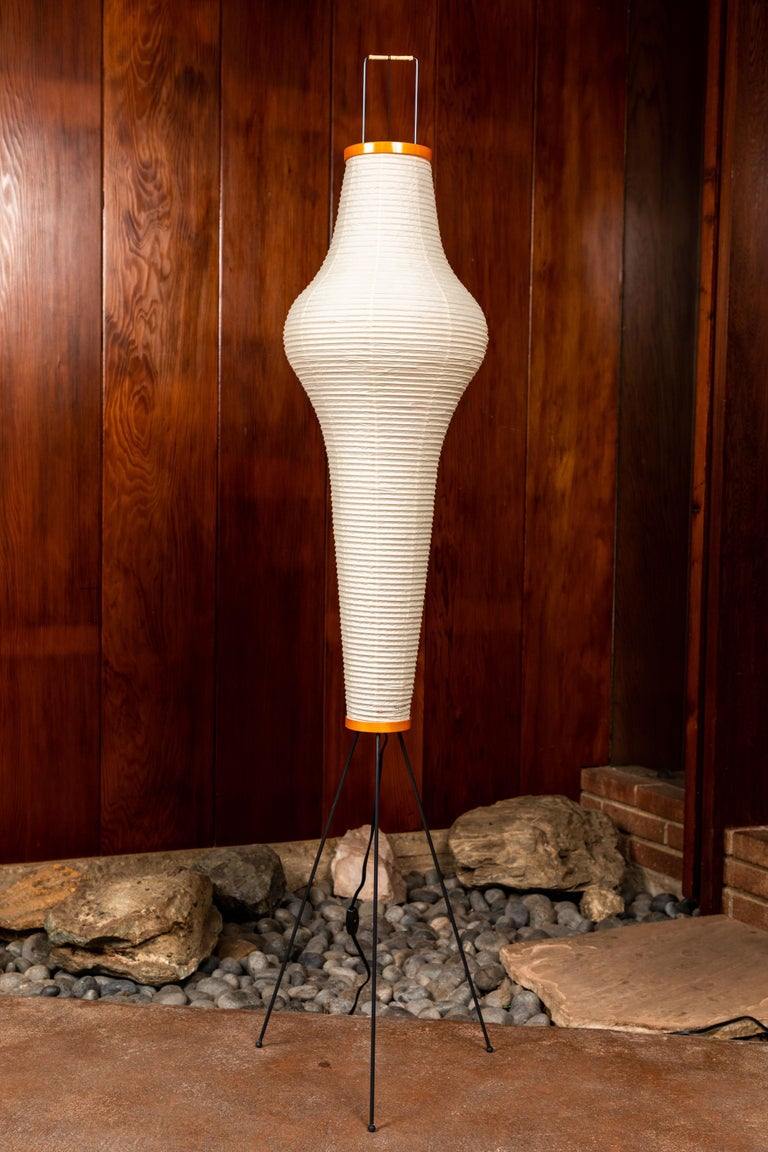 SereniLum Reispapier Stehlampe | Minimalistisches Design | Warmweißes LED-Licht | Nachhaltige Deko für Zuhause