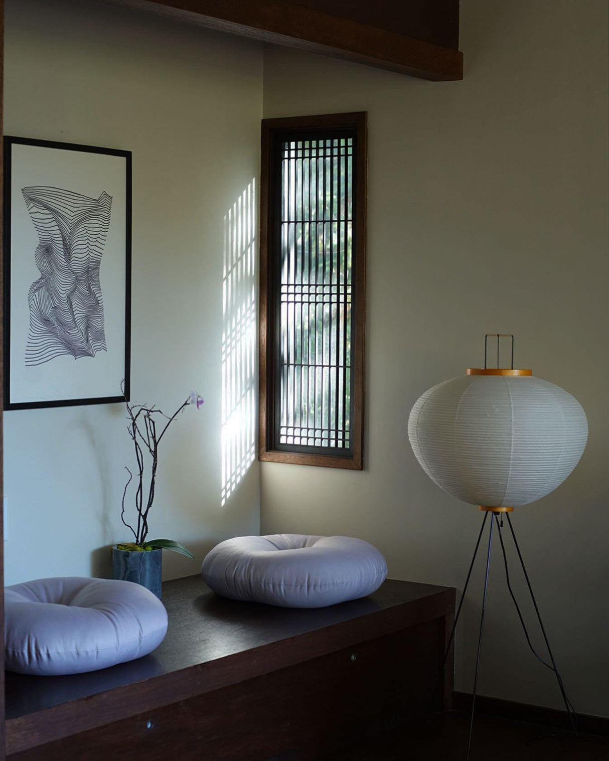 SereniLum Reispapier Stehlampe | Minimalistisches Design | Warmweißes LED-Licht | Nachhaltige Deko für Zuhause