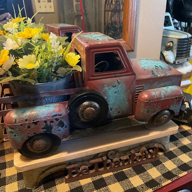 RustyTruck Vintage Pflanztopf | Nostalgischer Retro-Truck | Dekoratives Pflanzgefäß | Rustikales Gartendekor