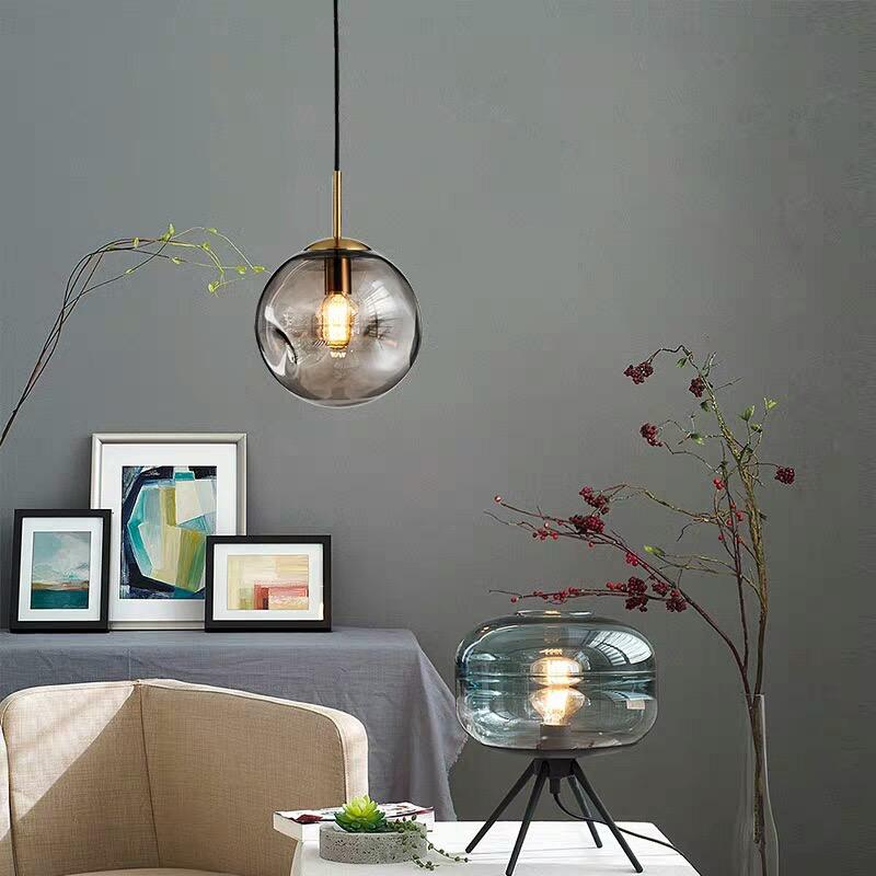 LunaSphere Glas Pendelleuchte | Kugelförmiges Design | Elegante Beleuchtung für Ihr Zuhause